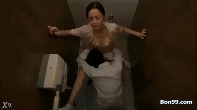 Asian beauty deepthroat