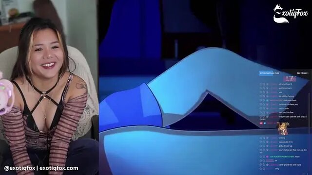 Asian succubus Meru live streams herself wanking