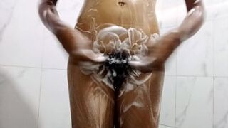 Slutty Japanese divorcee ravished by Asian musclebound stud