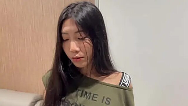 Big Mistake to Send this Photo to Wrong Person!!