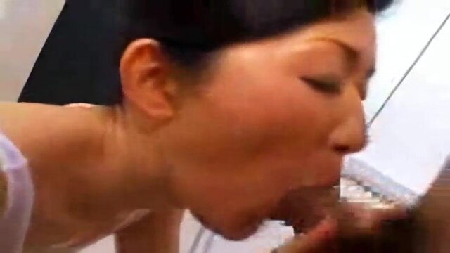 Japanese cutie gets drilled